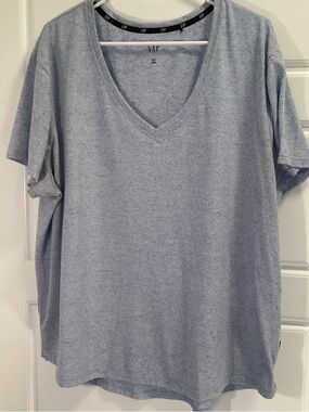 GAP women’s Heather Blue Slubbed  V-Neck Tee